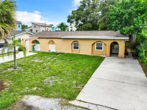 809 Illinois Ave, Palm Harbor, FL 34683