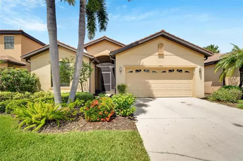 5804 Hidden Falls Ln, Apollo Beach, FL 33572