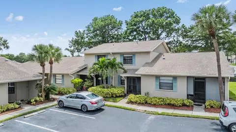 2131 Ridge Rd S #103, Largo, FL 33778