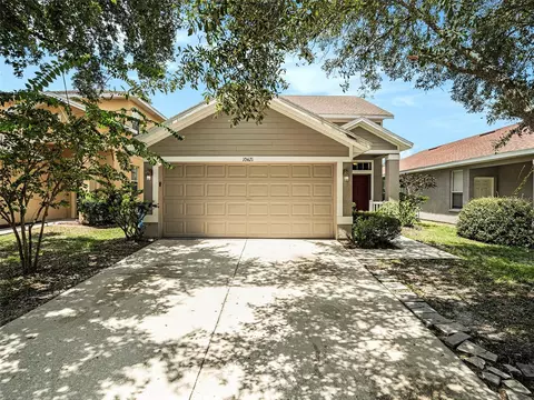 10421 Avelar Ridge Dr, Riverview, FL 33578