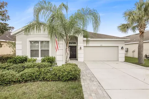 17525 Bright Wheat Dr, Lithia, FL 33547