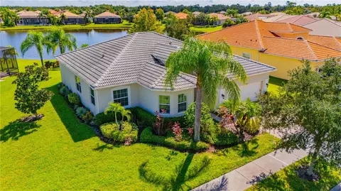 16218 Diamond Bay Dr, Wimauma, FL 33598