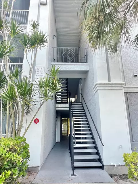 5821 Legacy Crescent Pl #301, Riverview, FL 33578