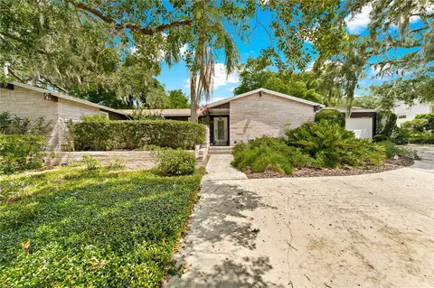 320 Druid Hills Rd, Temple Terrace, FL 33617