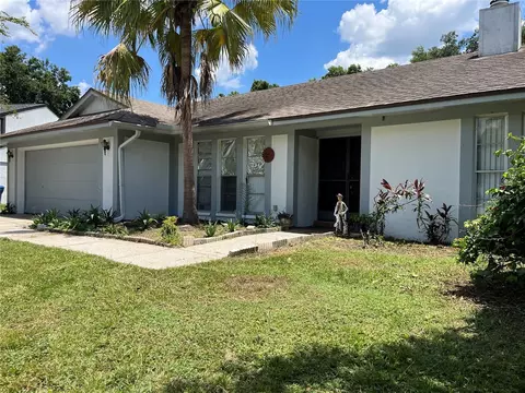 1207 Hiddenwood Ct, Valrico, FL 33594