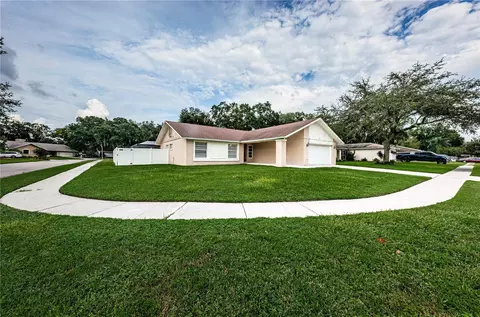 2007 Sycamore Ln, Plant City, FL 33563
