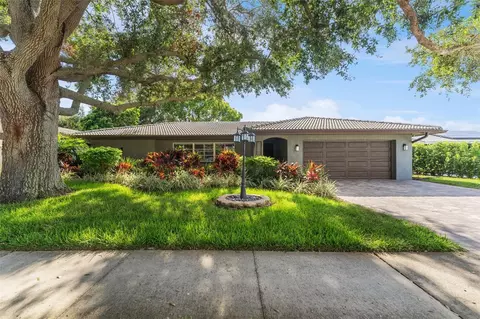 11158 137th St N, Largo, FL 33774
