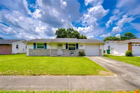 6131 19th St, Zephyrhills, FL 33542
