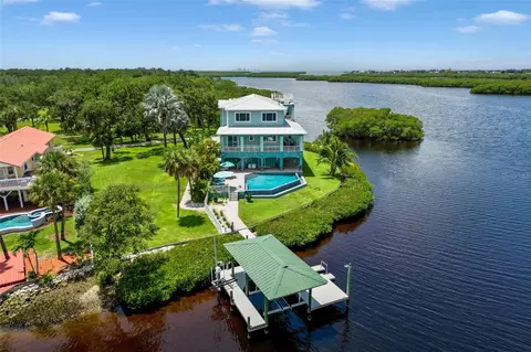 1202 Frisbie Rd, Ruskin, FL 33570