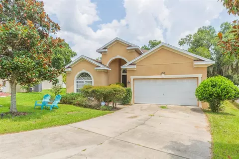 37118 Highland Bluff Cir, Dade City, FL 33523