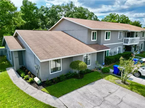 10139 Lake Oak Cir, Tampa, FL 33624