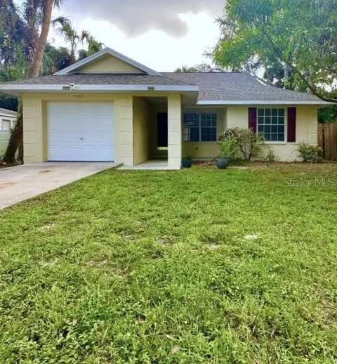 5123 Betty St N, Saint Petersburg, FL 33709