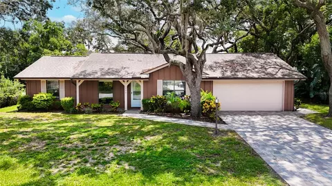 1550 Autumn Rd, Spring Hill, FL 34608