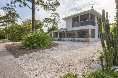 8481 Bay Breeze Ln, Sarasota, FL 34243