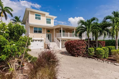 210 Lakeview Dr, Anna Maria, FL 34216