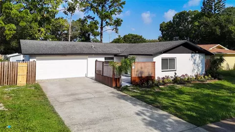 1392 Crescent Ct, Tarpon Springs, FL 34689