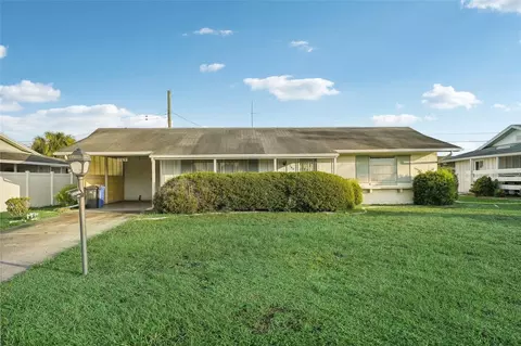 709 Tam O Shanter Ave, Sun City Center, FL 33573