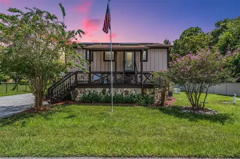 9100 Debbie Ln, Hudson, FL 34669