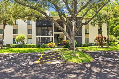 1398 Shady Pine Way #F1, Tarpon Springs, FL 34688