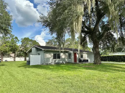 5928 17th St, Zephyrhills, FL 33542