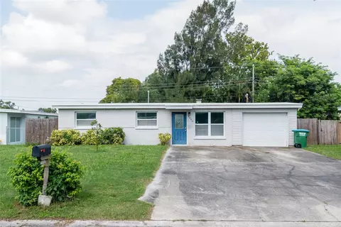 9048 Orchid Dr, Seminole, FL 33777