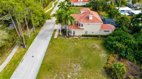 1750 Assisi Dr #6, Sarasota, FL 34231
