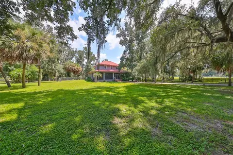 1702 Williams Rd, Plant City, FL 33565