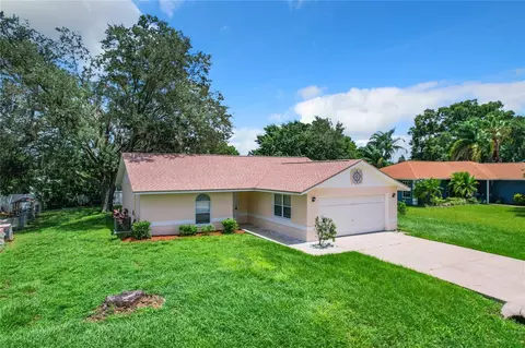 8015 Apache Ln, Lakeland, FL 33810