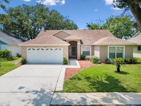 658 Bay Cove Dr, Tarpon Springs, FL 34689