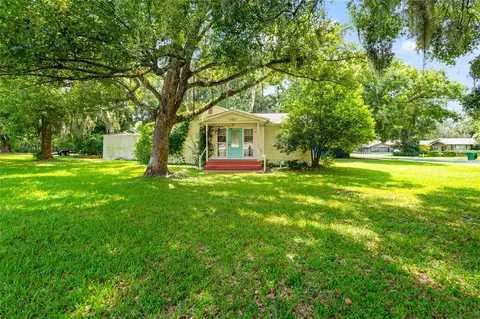 5453 6th St, Zephyrhills, FL 33542