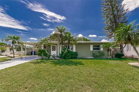 532 Fairfax Ln, Apollo Beach, FL 33572