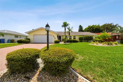 1510 New Bedford Dr, Sun City Center, FL 33573