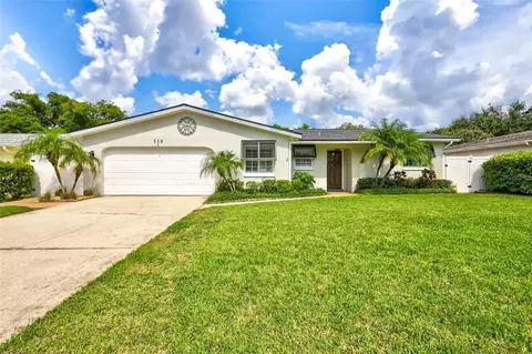 518 66th St N, Palm Harbor, FL 34684