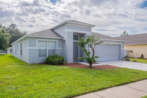 2704 Pankaw Ln, Valrico, FL 33596