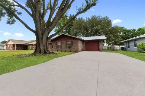 1010 N 11th St, Eagle Lake, FL 33839