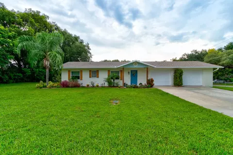 303 E Kentucky Ave, Deland, FL 32724