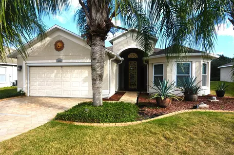 7951 Merchantville Cir, Zephyrhills, FL 33540