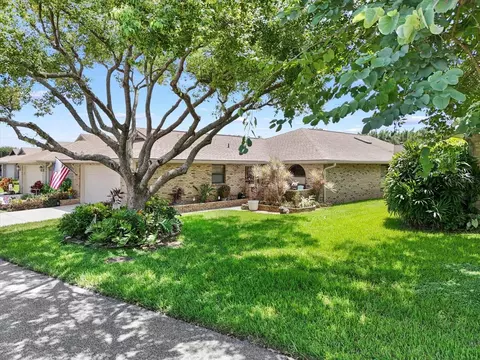 696 Caribbean Dr, Lakeland, FL 33803