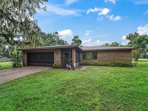 983 Cr 465, Lake Panasoffkee, FL 33538