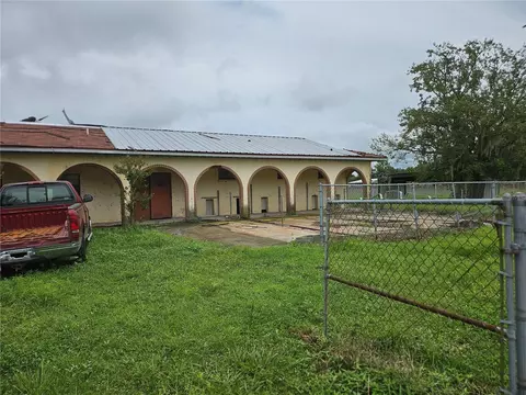 3310 Greyhound Ln, Dover, FL 33527