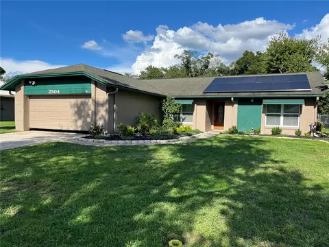 2504 E Timberlane Dr, Plant City, FL 33563