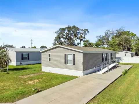 4661 Royal Palm Dr, Zephyrhills, FL 33542