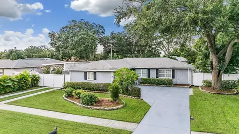 2239 Manor Blvd N, Clearwater, FL 33765
