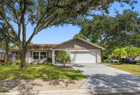 211 Woodland Ct, Safety Harbor, FL 34695