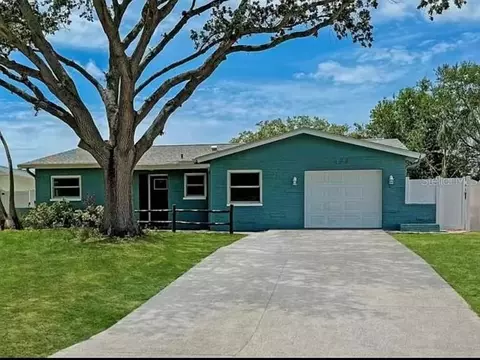 423 David Ct, Palm Harbor, FL 34684