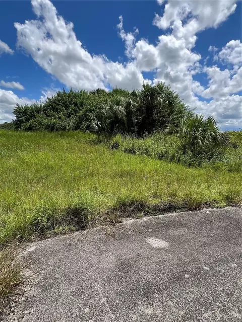 405 Ashcroft Ct, Labelle, FL 33935 photo 3