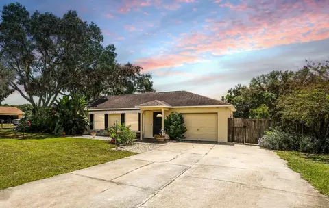13714 Kansas Ave, Astatula, FL 34705
