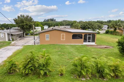 2715 Universal Dr, Ruskin, FL 33570