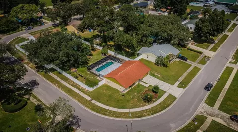 3302 King Charles Cir, Seffner, FL 33584
