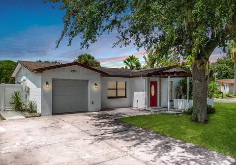 9931 Woodstock Ln, Port Richey, FL 34668